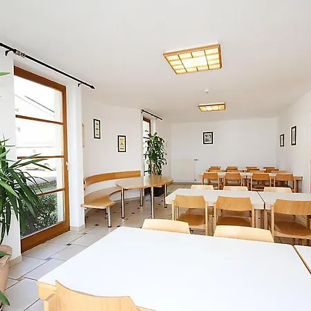 Vakantiehuis Sleeps 45 Munshausen