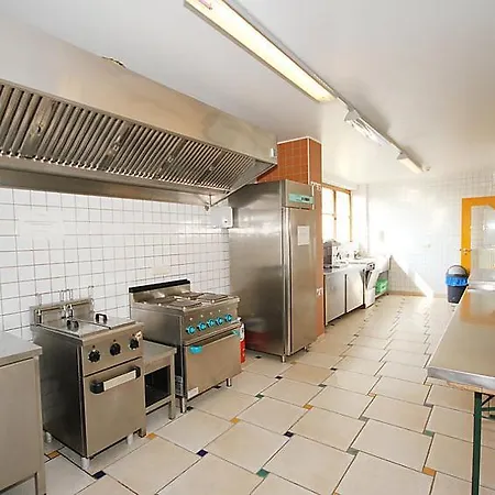 Sleeps 45 * Munshausen